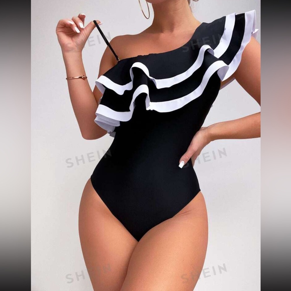 🖤🤍 One piece Bodysuit Swim Ruffle Trim, Asymmetrical Neck Sz L NEW one sleeve